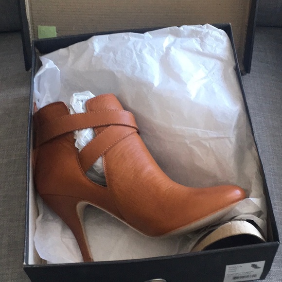 💥Corso Como STELLA Cognac Sports Calf 71/2 M NEW - Picture 8 of 15